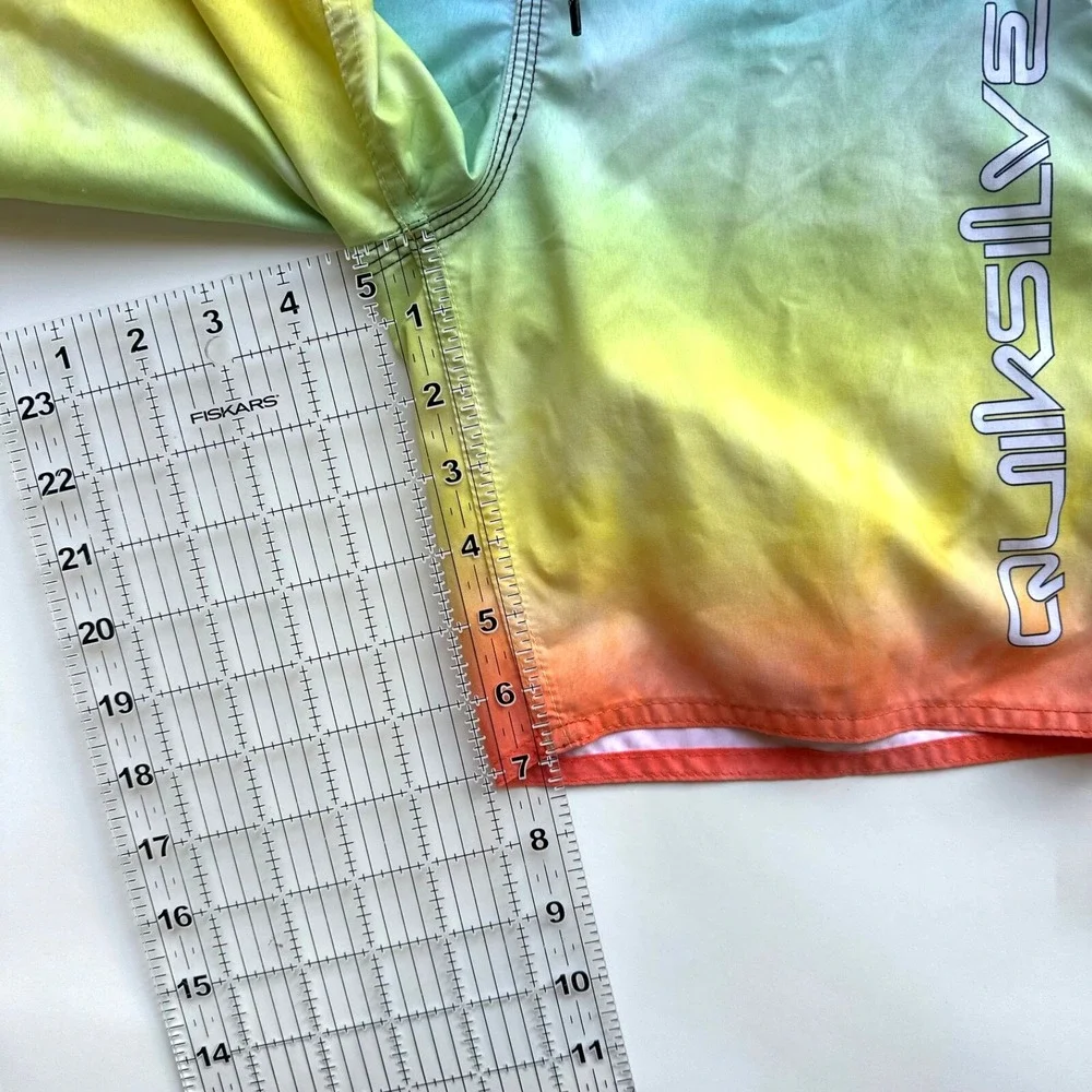 Boys Quicksilver DryFlight‎ Board Shorts Multicolor Ombre Size 26/12-Pre-owned